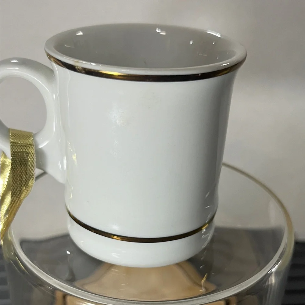Williams and Sonoma Monogrammed White Mug with Gold Accents